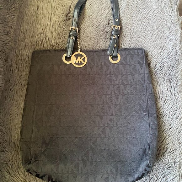 Michael Kors Handbags - Michael Kors Tote